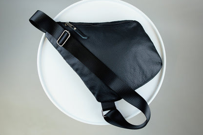 Handmade Mens Leather Crossbody Bag Skill Black