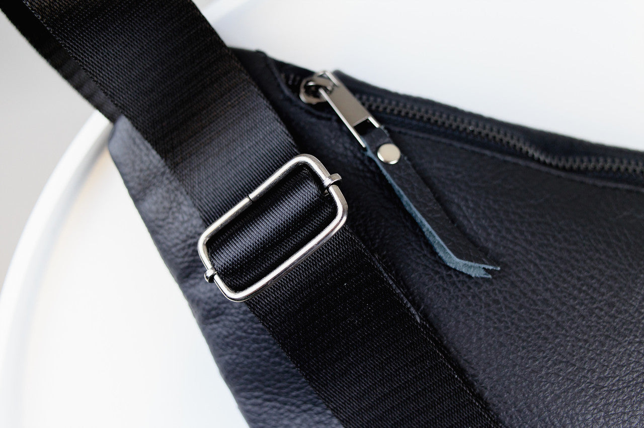 Handmade Mens Leather Crossbody Bag Skill Black