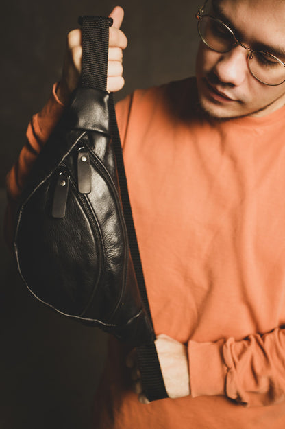Handmade Black Leather Mens Belt Bag Fanny Pack Sling Bag Gift for Him Zippered