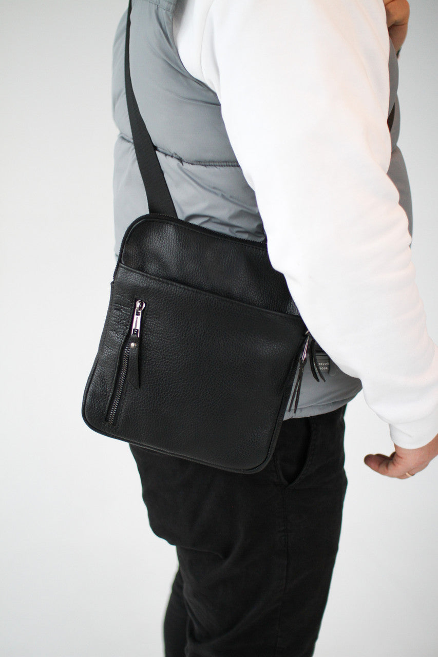 Handmade Mens Leather Crossbody Bag Black Classic Messenger Design