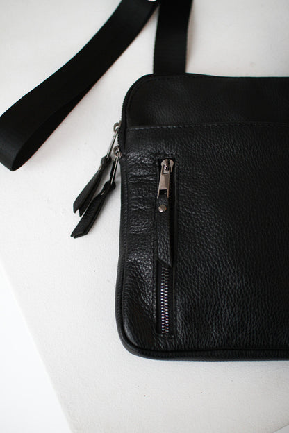 Handmade Mens Leather Crossbody Bag Black Classic Messenger Design Gift for Him