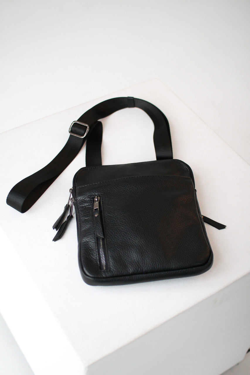 Handmade Mens Leather Crossbody Bag Black Classic Messenger Design Gift for Him