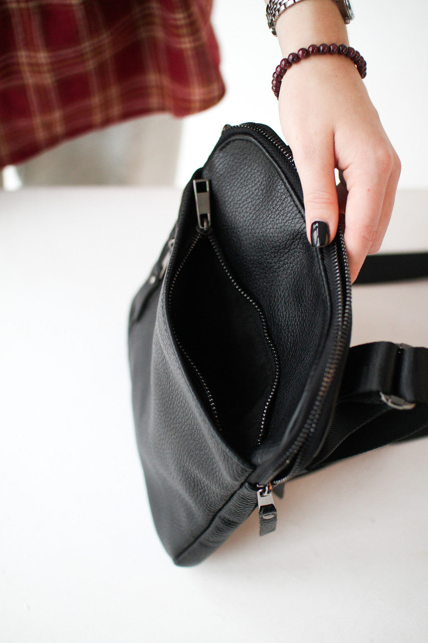 Handmade Mens Leather Crossbody Bag Black Classic Messenger Design Gift for Him