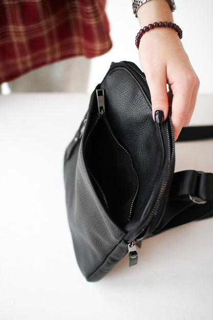 Handmade Mens Leather Crossbody Bag Black Classic Messenger Design Gift for Him