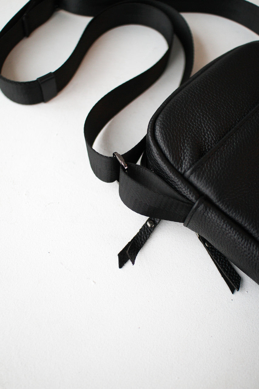 Handmade Black Leather Mens Messenger Bag Compact Crossbody Shoulder Bag Gift for Him