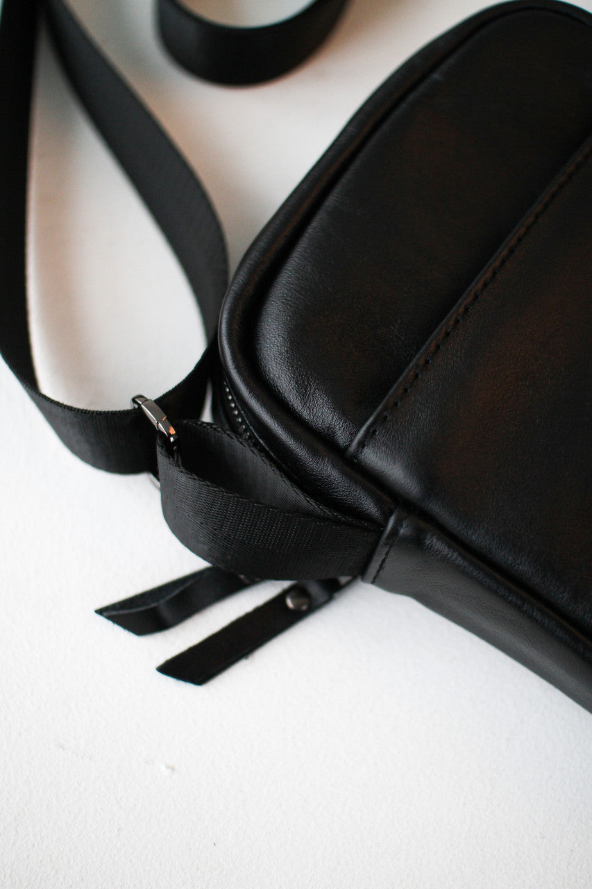 Mens Handmade Genuine Leather Messenger Bag Black Crossbody Shoulder Bag Gift for Him