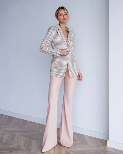 Stylish Beige Blazer for Women with Pockets and Elegant Design