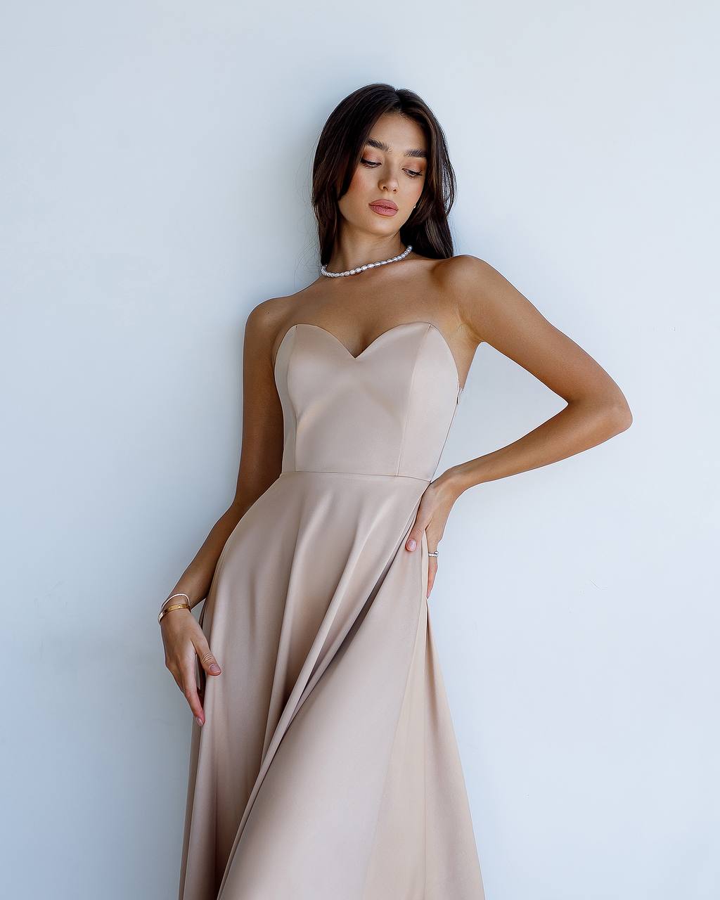 Elegant Beige Satin Dress with Corset and Flared Skirt for Parties or Weddings