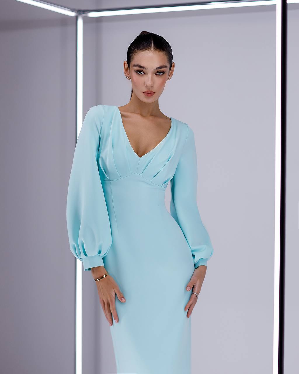 Elegant Midi Dress in Tiffany Blue with Balloon Sleeves