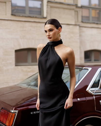 Elegant Black Maxi Dress in Dense Satin Fabric