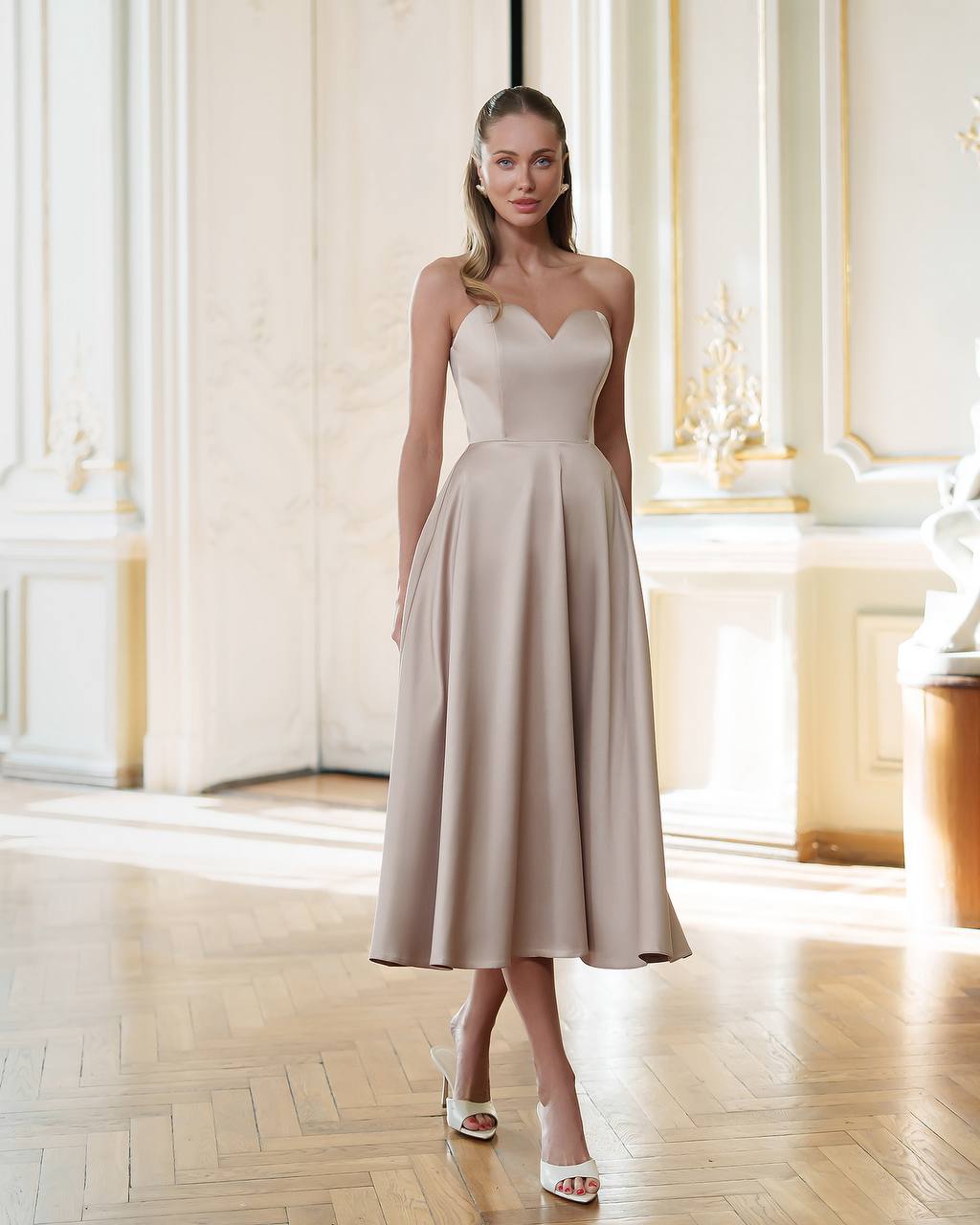 Elegant Beige Satin Dress with Corset and Flared Skirt for Parties or Weddings