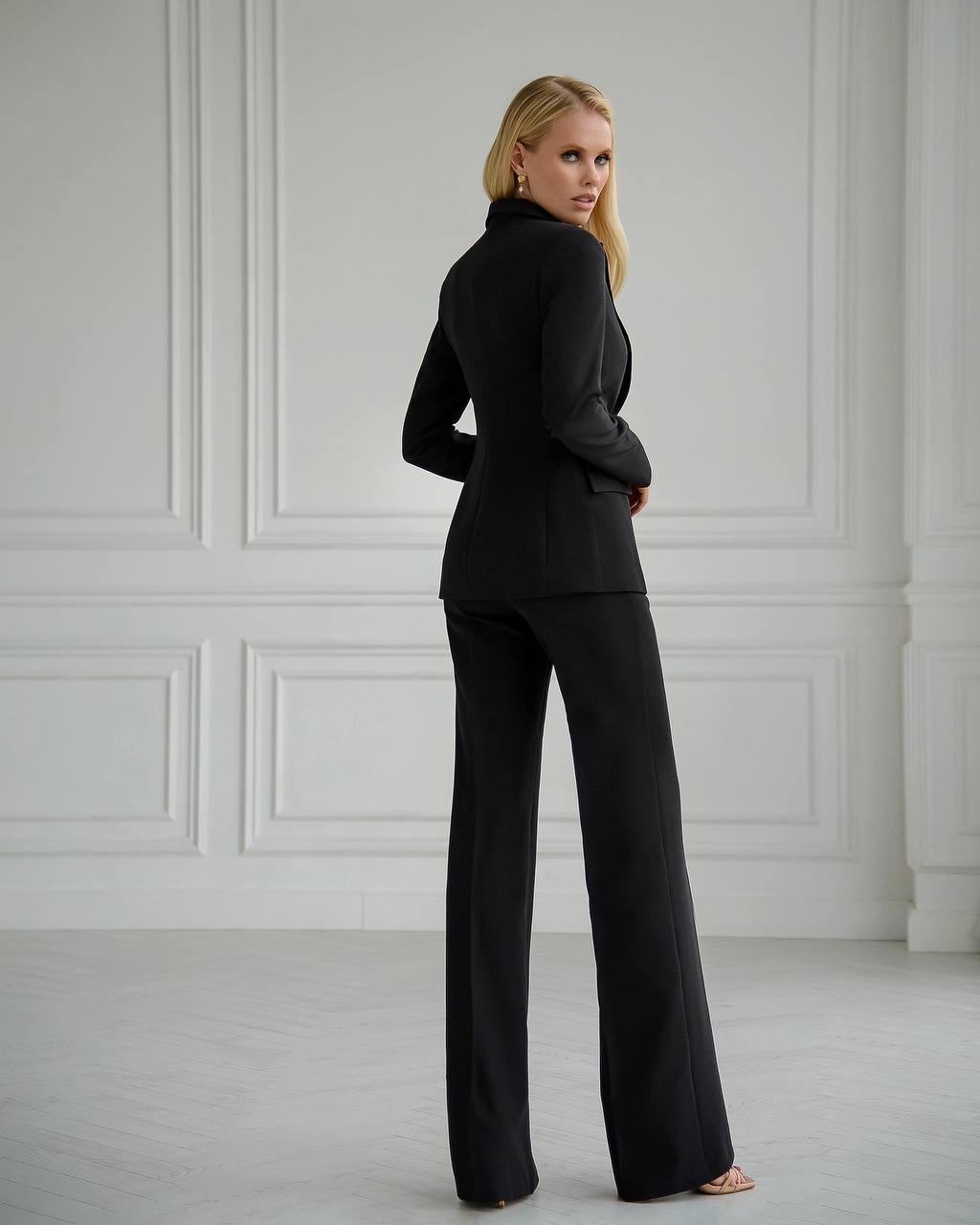 Womens Premium Diagonal Crepe Suit with Satin Collar