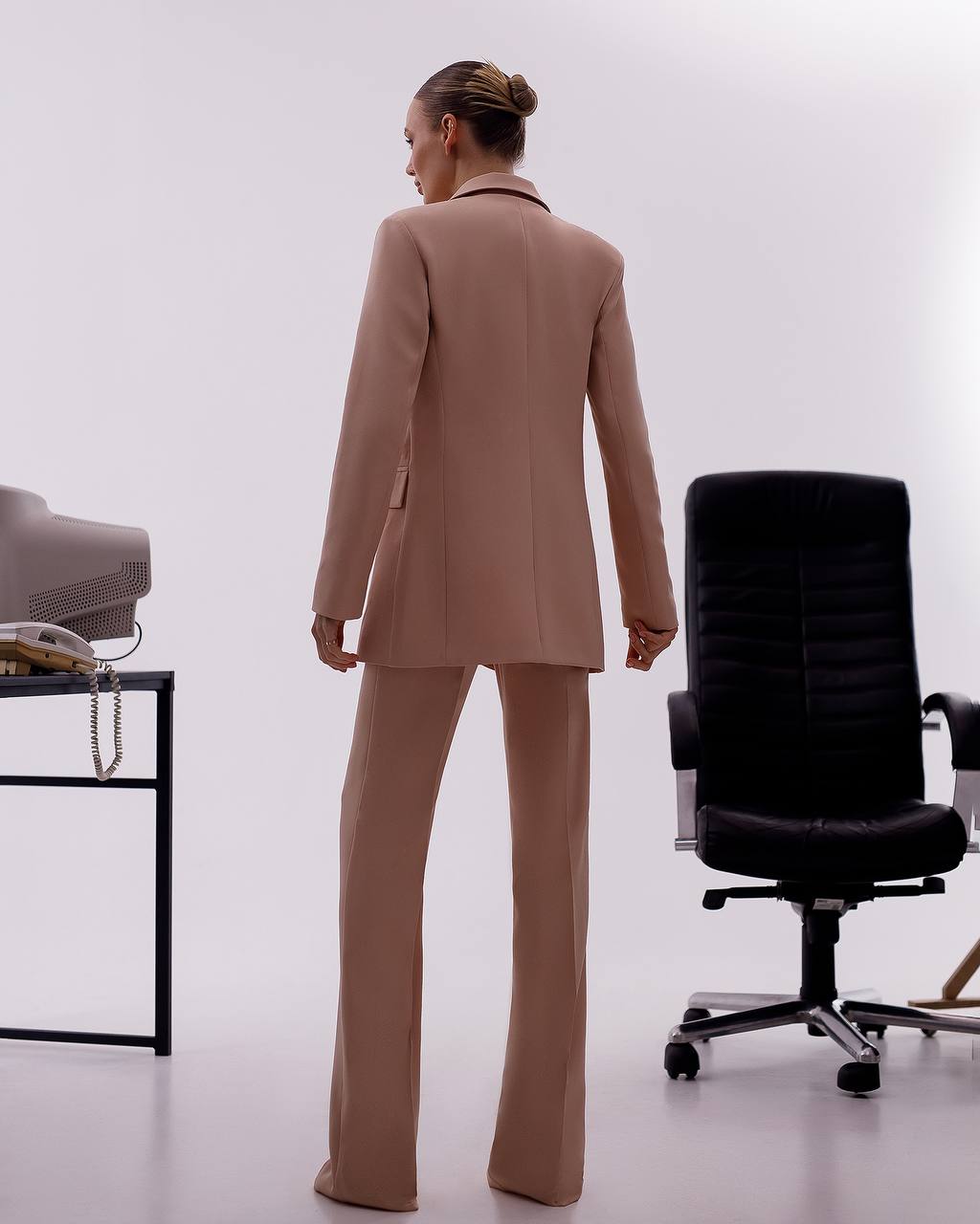 Women's Three-Piece Suit with Vest in Diagonal Suit Crepe Fabric