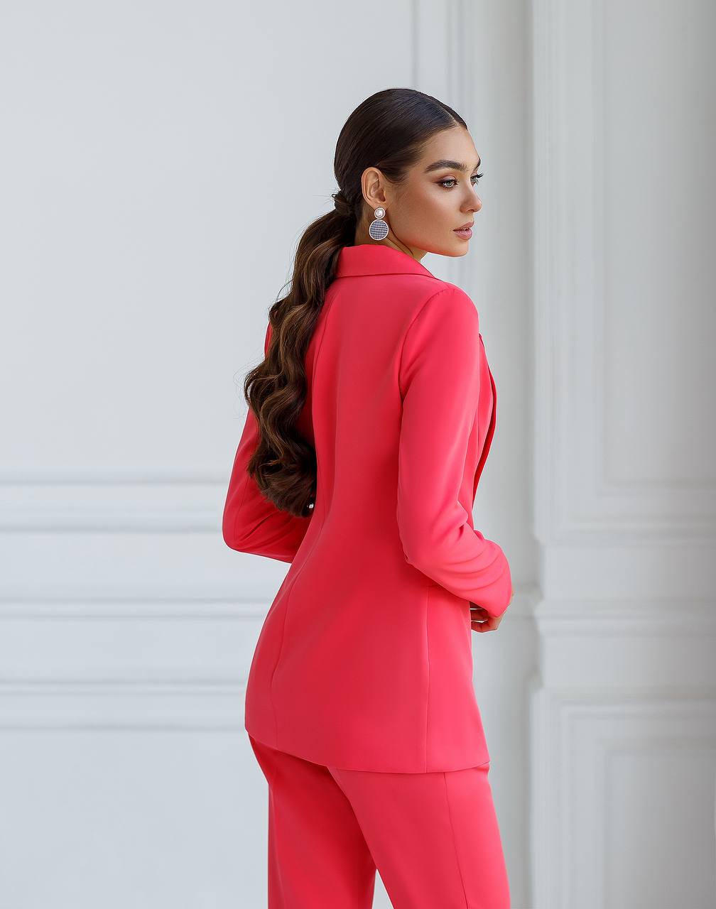 Stylish Trouser Suit with Lined Jacket Ideal for Any Occasion
