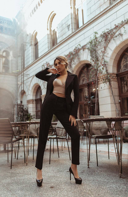Women's Elegant Black Suit With Crepe Diagonal Fabric