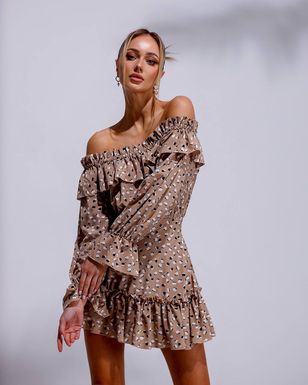 Chic Off-Shoulder Floral Dress in Soft Fabric for Stylish Occasions