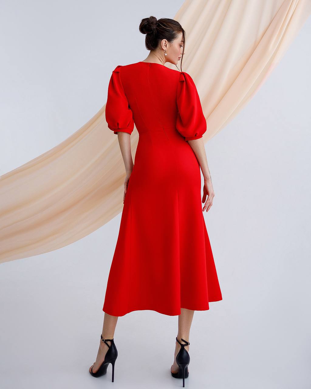 Elegant Women's Midi Dress with Puff Sleeves and Side Slit