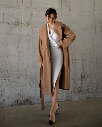 Oversized Women's Coat in Camel Color with Wool Thread