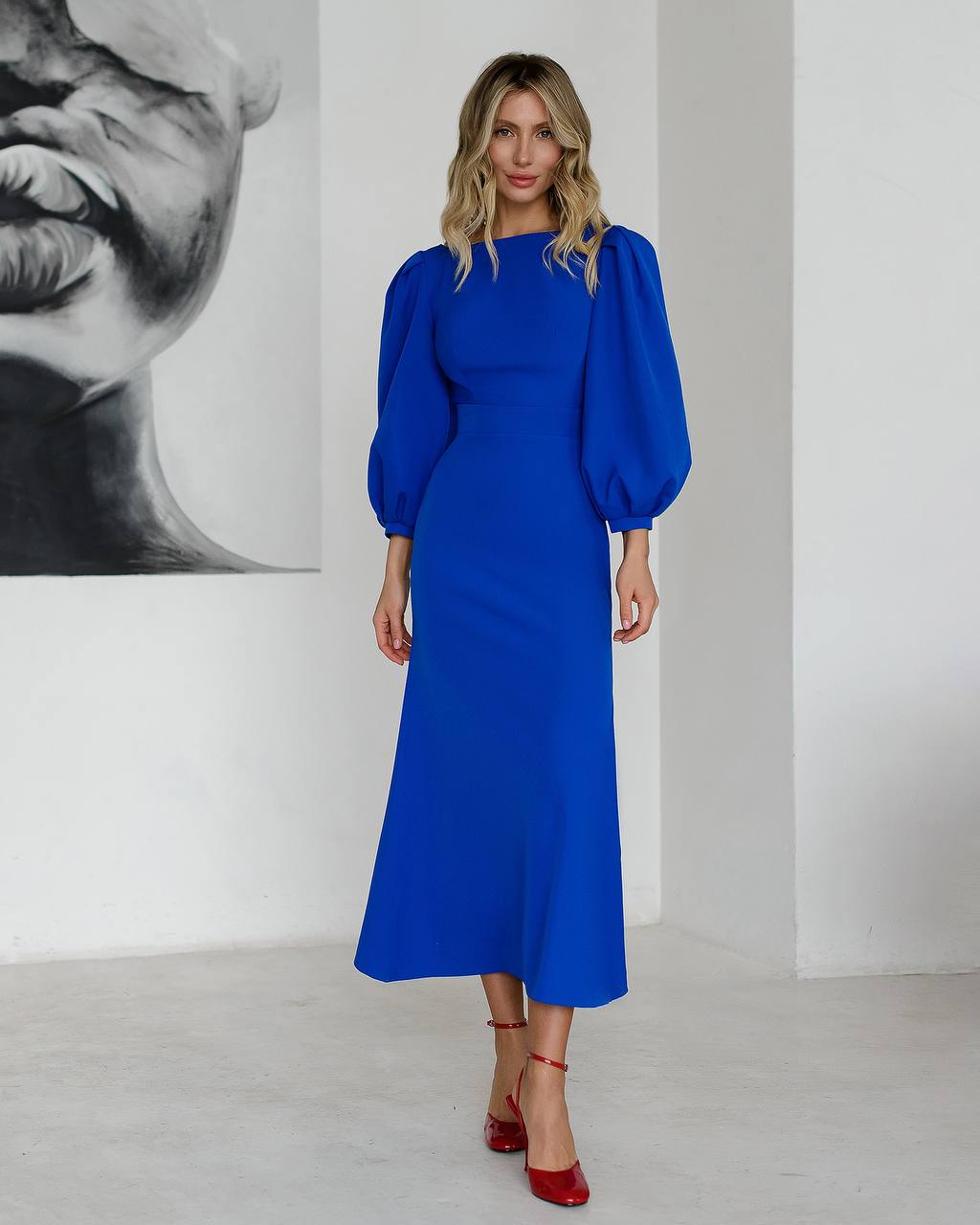 Elegant Women's Midi Dress in Crepe-Diagonal Fabric