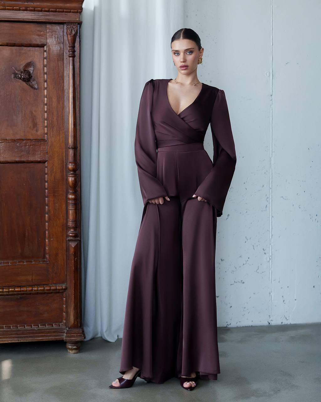 Elegant Women Suit Set in Dense Satin Fabric Paris Top and Wide Pants