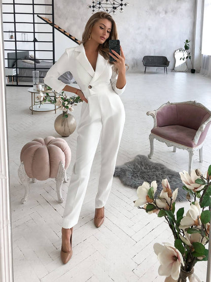 Elegant White Jumpsuit with Pockets for Stylish Outings and Occasions