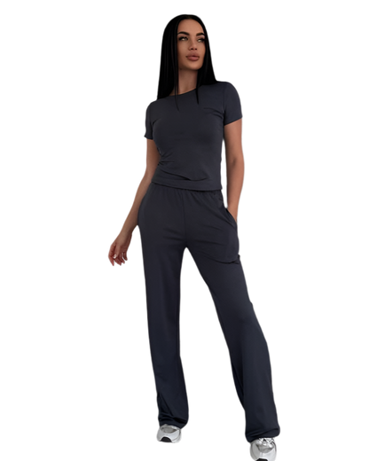 Comfortable Dark Gray Three-Piece Suit for Casual and Relaxed Wear