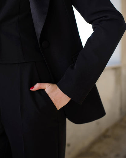 Womens Premium Diagonal Crepe Suit with Satin Collar