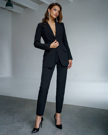 Women's Elegant Black Suit With Crepe Diagonal Fabric