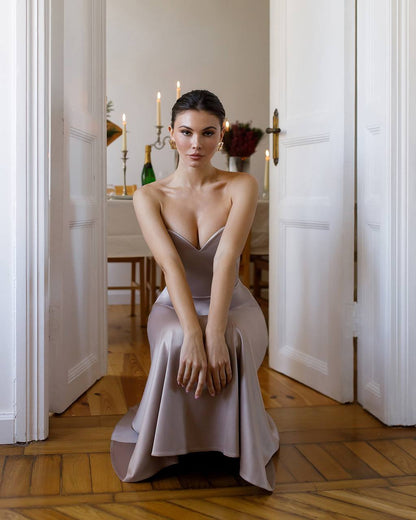 Elegant Beige Satin Dress with Corset and Flared Skirt for Parties or Weddings