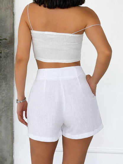 Women's White Linen Shorts Loose Fit Breathable Summer Shorts with Pockets and Drawstring Waist
