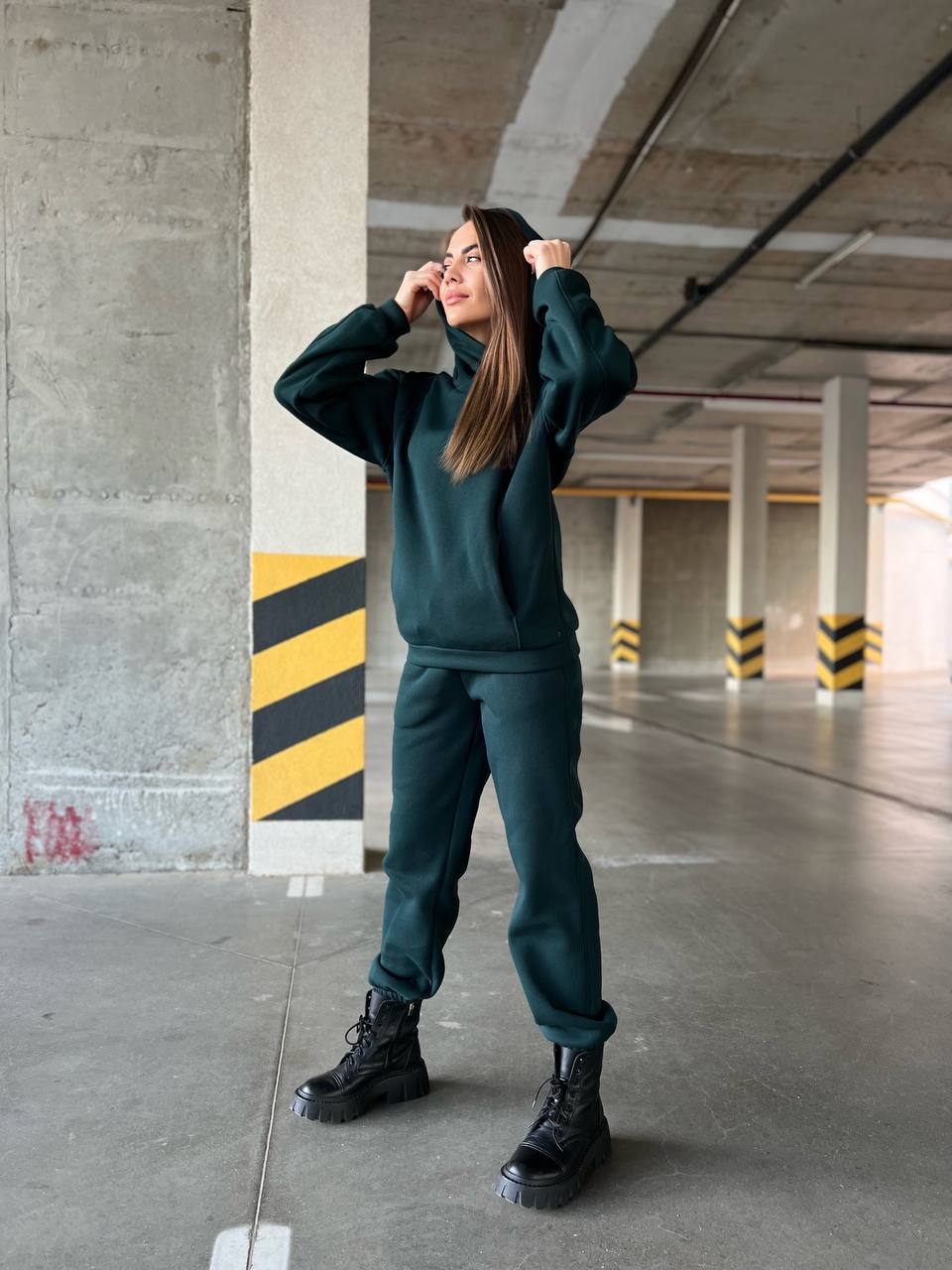 Stylish and Comfortable Tracksuit for Casual Wear