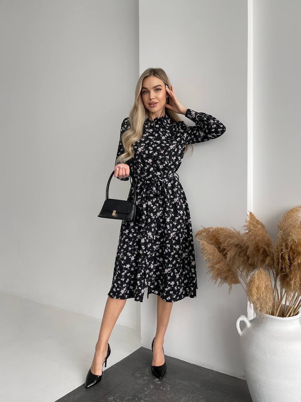 Spring Floral Print Midi Dress in Black with Long Sleeves