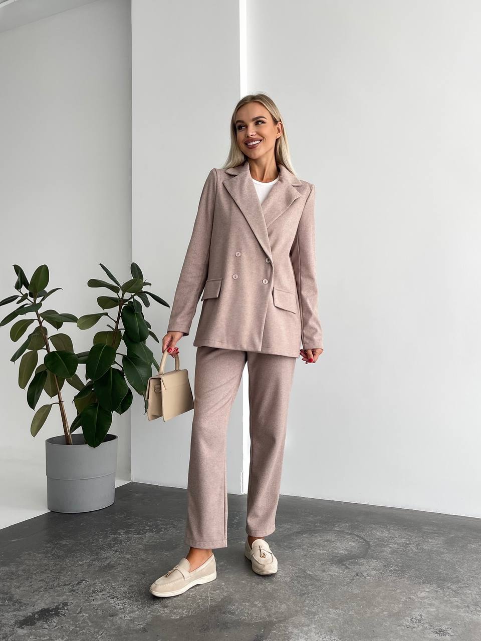 Stylish Two Piece Suit Set in Beige for Effortless Chic Look
