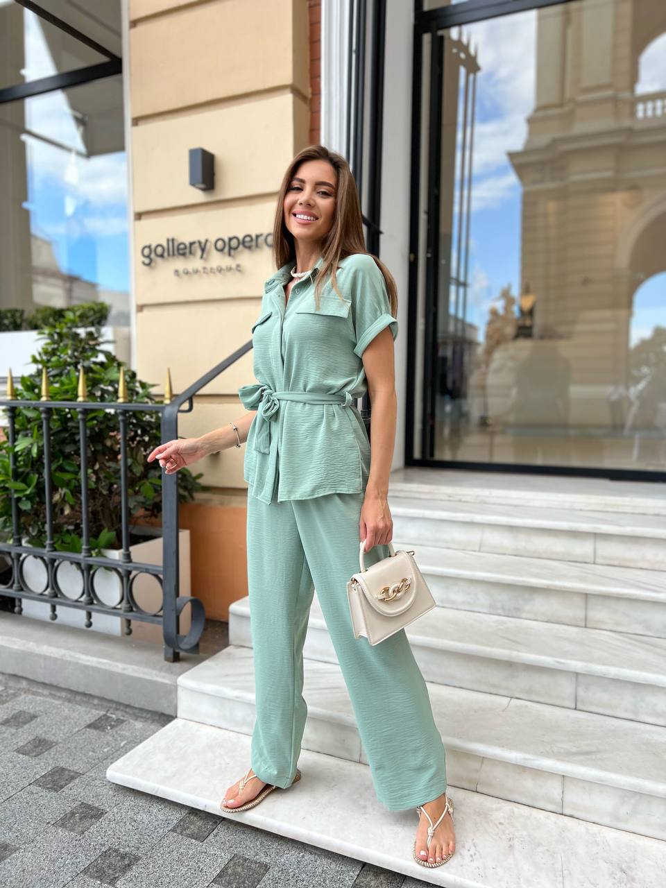 Casual Light Green Two-Piece Suit with Button-Down Shirt and Elastic Waist Pants