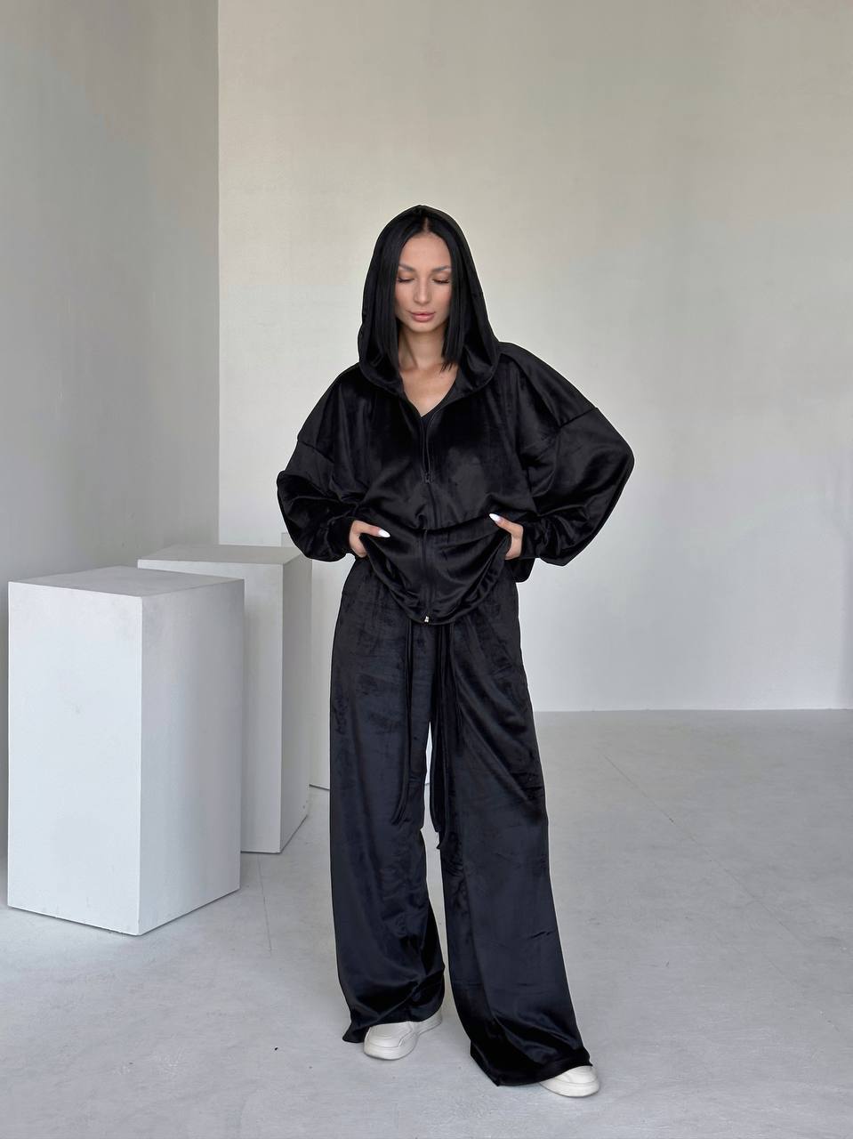 Stylish Black Velour Two-Piece Oversize Loungewear Set with Wide Leg Palazzo Pants