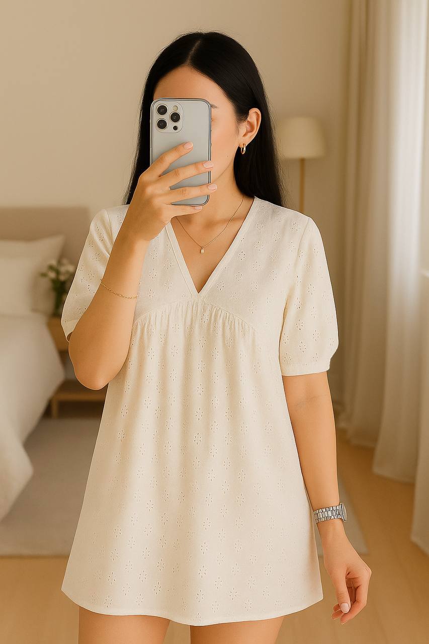 Lightweight Summer Dress with V Neck and Puff Sleeves