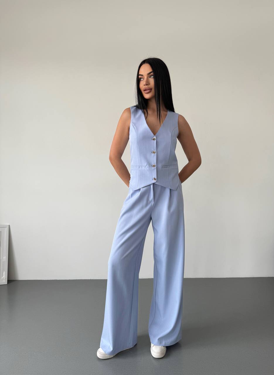 Light Blue Cotton Vest and Wide-Leg Pants Suit for Women