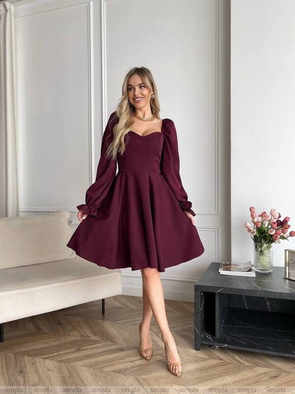 Elegant Burgundy Dress for Special Occasions with Flared Skirt and Long Sleeves