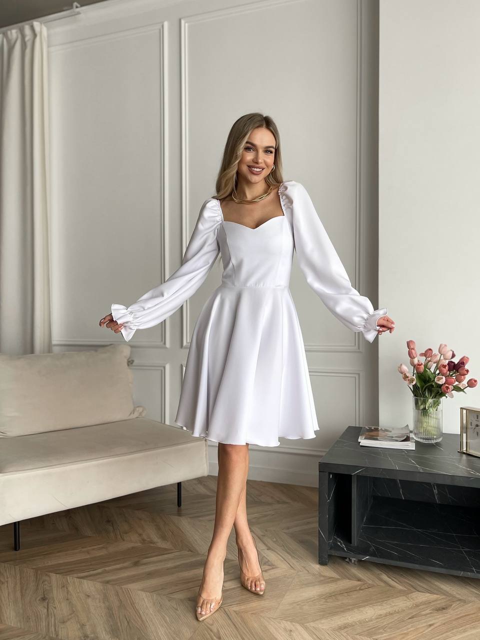Elegant Women's White Dress for Romantic Style with Flared Skirt and Puff Sleeves