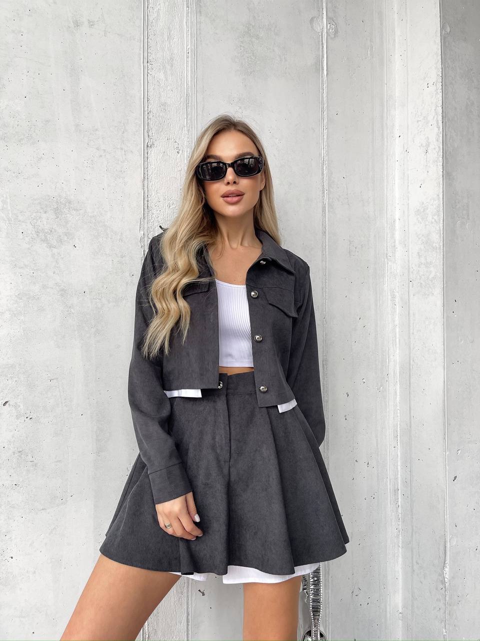 Stylish Two-Piece Corduroy Suit with Cropped Jacket and Skirt-Shorts