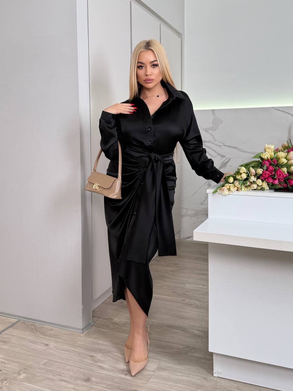 Elegant Black Midi Dress in Silk for Any Occasion