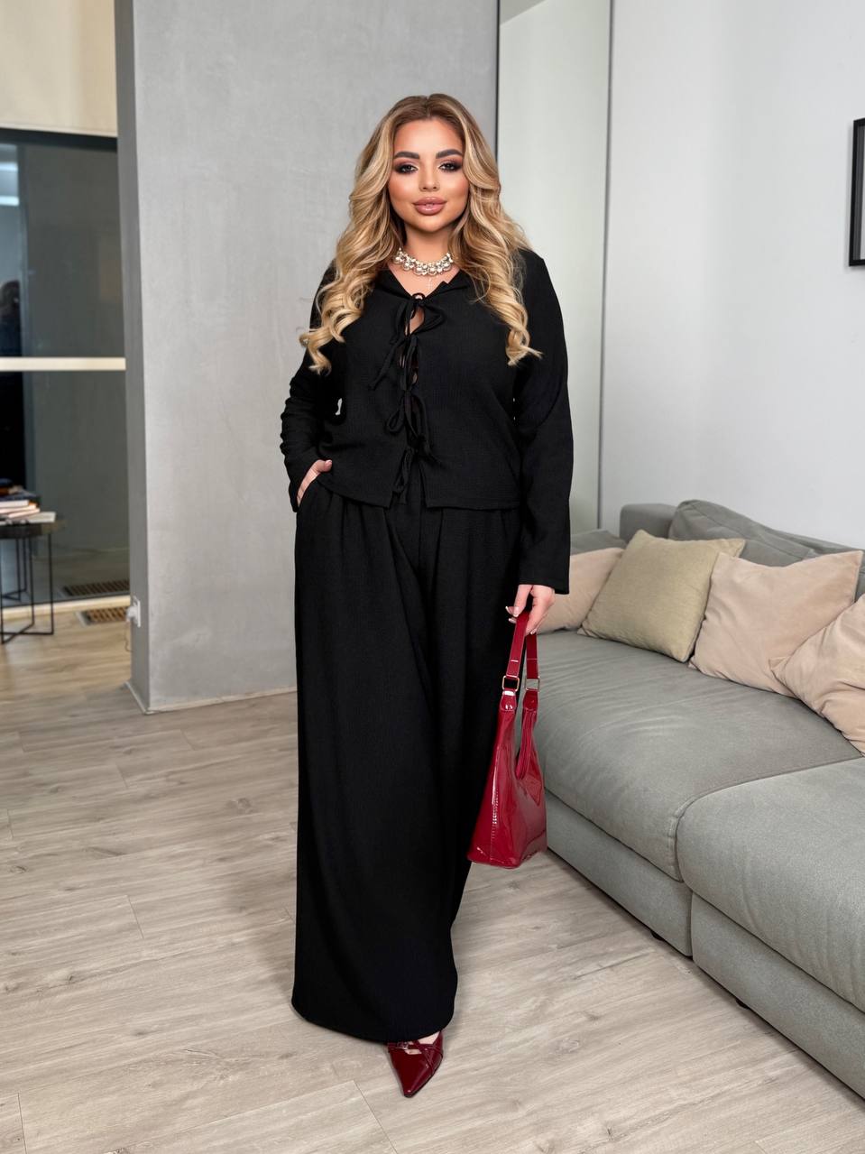 Stylish Black Knit Two-Piece Women's Suit
