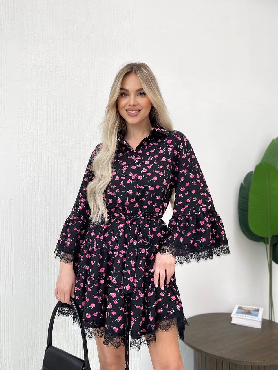 Stylish Floral Print Black Dress with Lace Trim