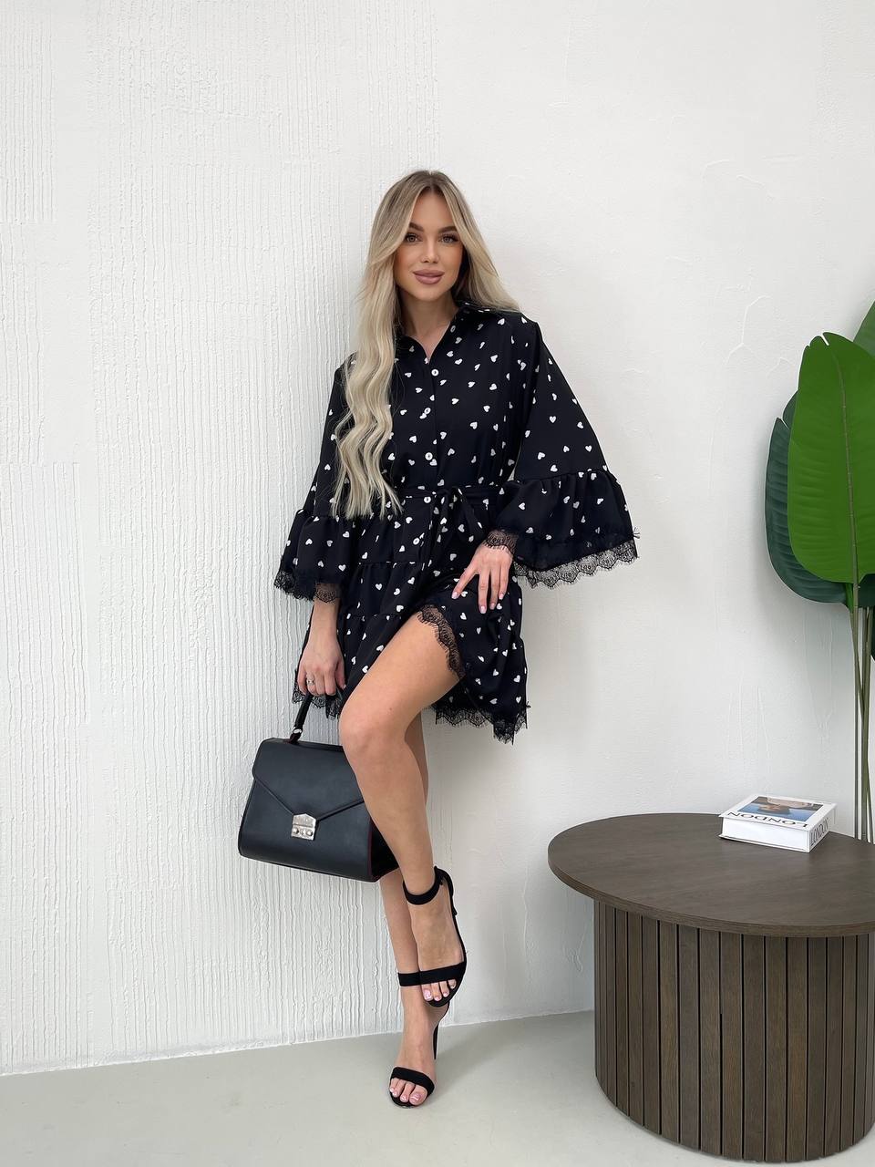 Stylish Black Floral Print Dress with Lace Trim