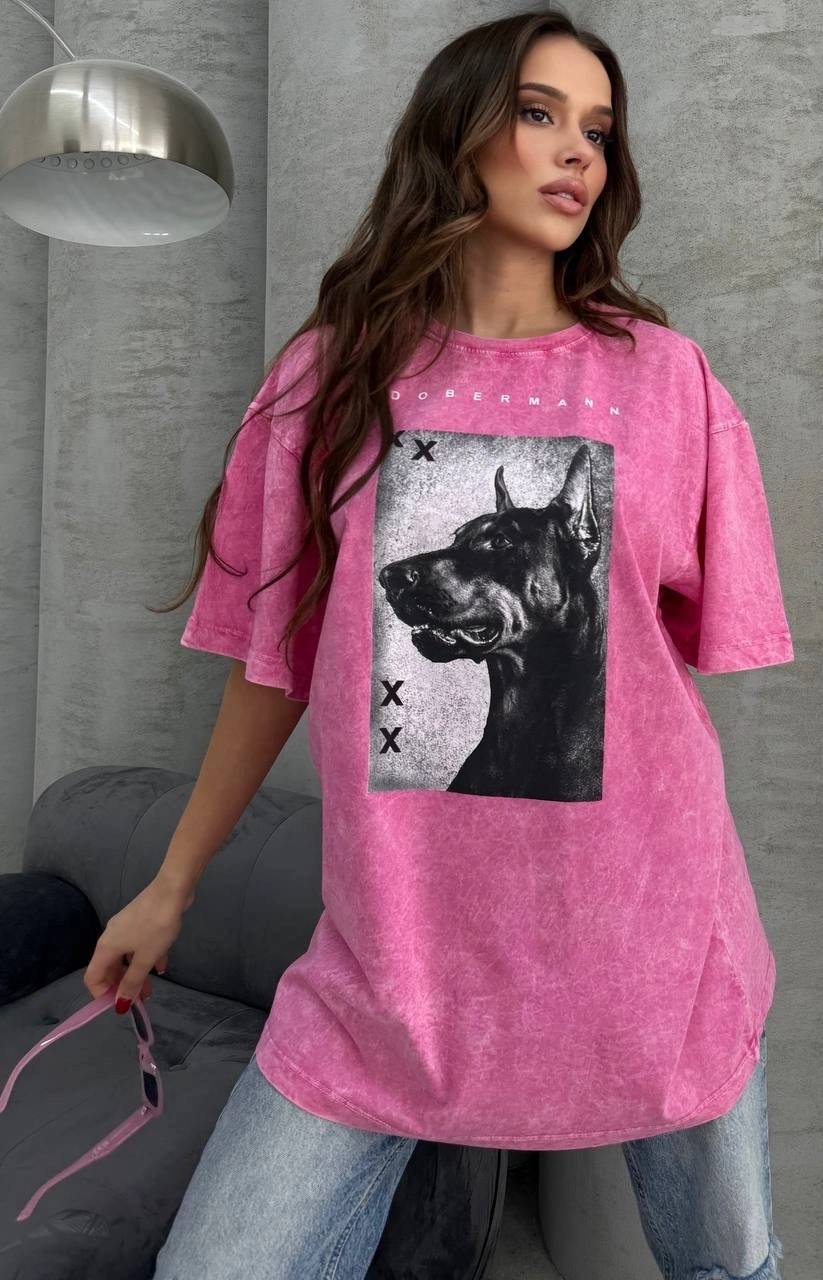 Stylish Oversize Pink T-Shirt with Doberman Print