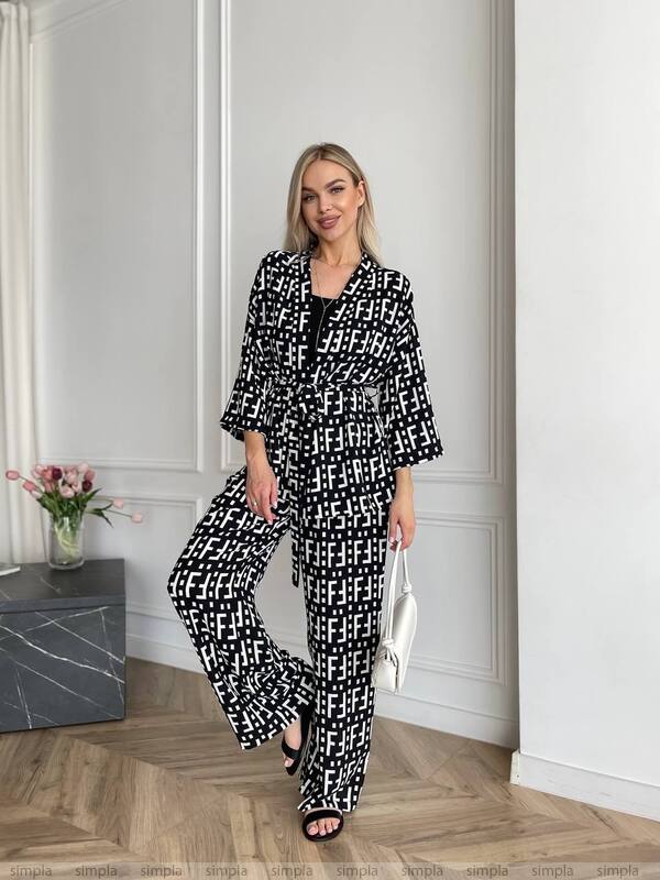 Lightweight Printed Two-Piece Suit for Summer Walks