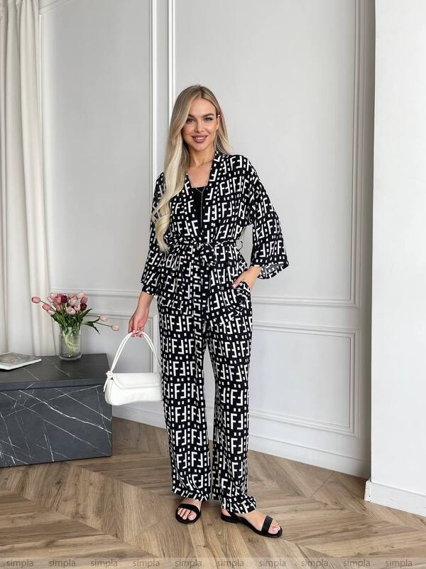 Lightweight Printed Two-Piece Suit for Summer Walks