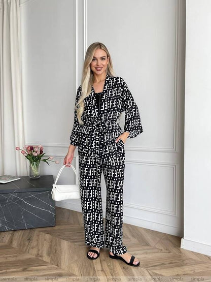 Lightweight Printed Two-Piece Suit for Summer Walks