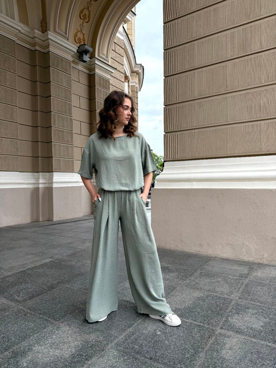 Stylish Women Wide Leg Culottes and Loose Fit T-Shirt Suit Light American Crepe Fabric